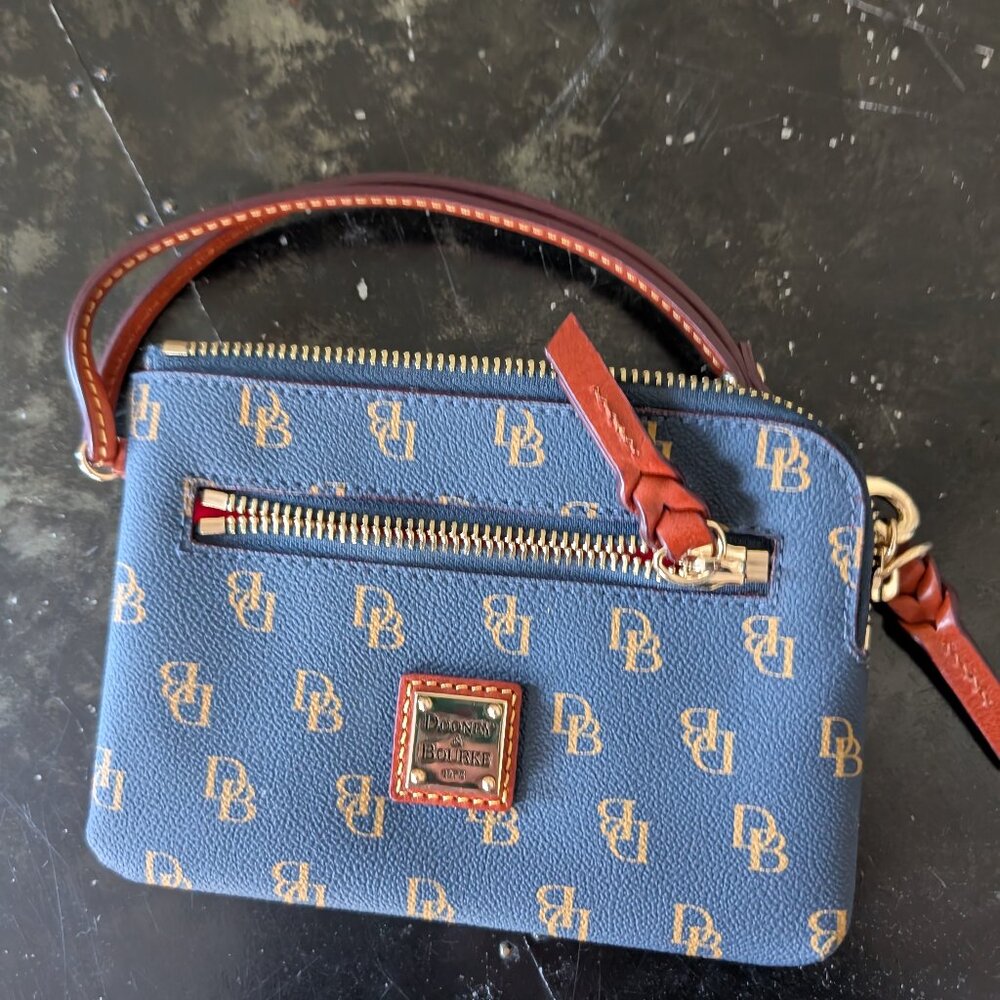 Dooney and Bourke Gretta Zip Around Wristlet